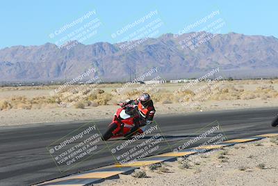 media/Jan-10-2025-CVMA Friday Practice (Fri) [[489e0da257]]/Group 4 and Trackday/Session 2 (Turn 4 Inside)/